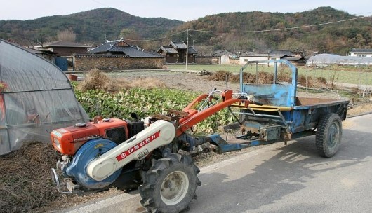 2.+여수시,+‘농기계+방향지시등+무상+지원’으로+안전사고+예방+나서.jpg