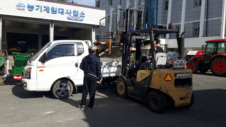 여수시, “수확철, 휴일에도 농기계 빌려드려요” 이미지 2의 확대이미지.jpg