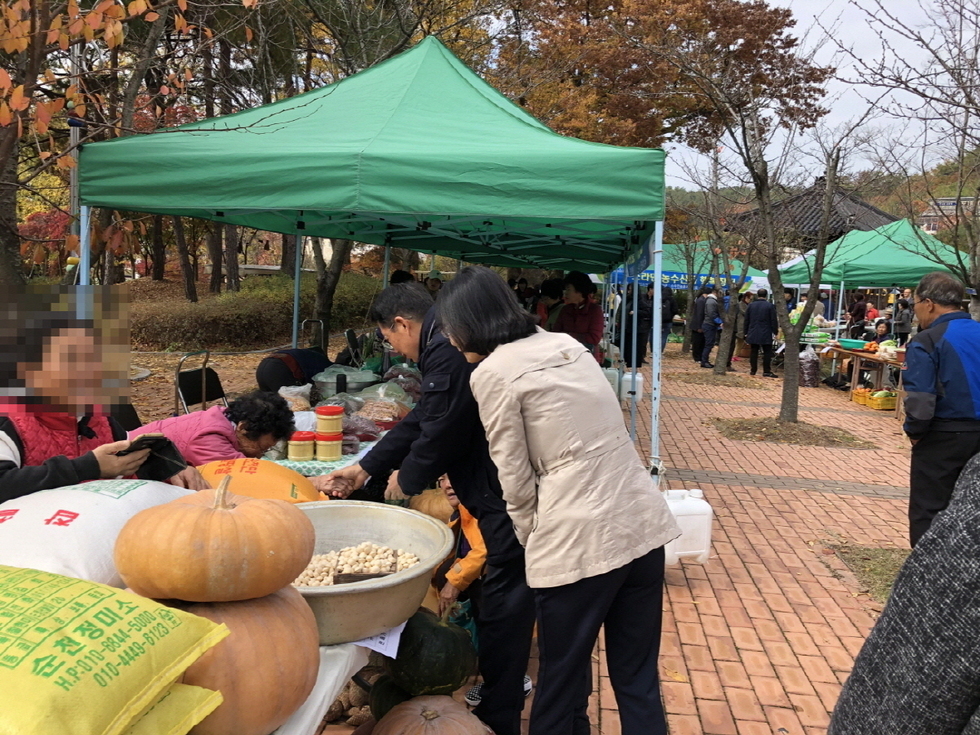 5. 여수시, “농산물 직거래장터 물품 무료로 빌려드려요”.jpg