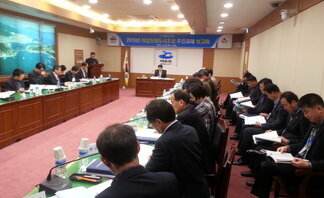 참석자들이 여성친화도시조성 부서별 추진과제 보고회를 진행하고 있는 모습