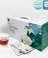 창맛여수 노루궁뎅이 버섯즙 선물 상자와 포장된 즙이 있으며  옆에 유리컵에는 즙을 담겨있고 식품안전관리인증, 유기가공식품 로고가 있다