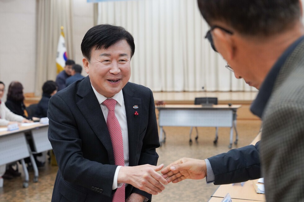 20251217 2025년 시정발전 유공 이·통장 표창 수여식-1.jpg