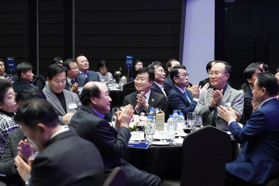 20251217 제2회 여수 경제인의 날-1.jpg