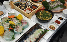 활어회와 하모 그리고 새조개 상차림 모습