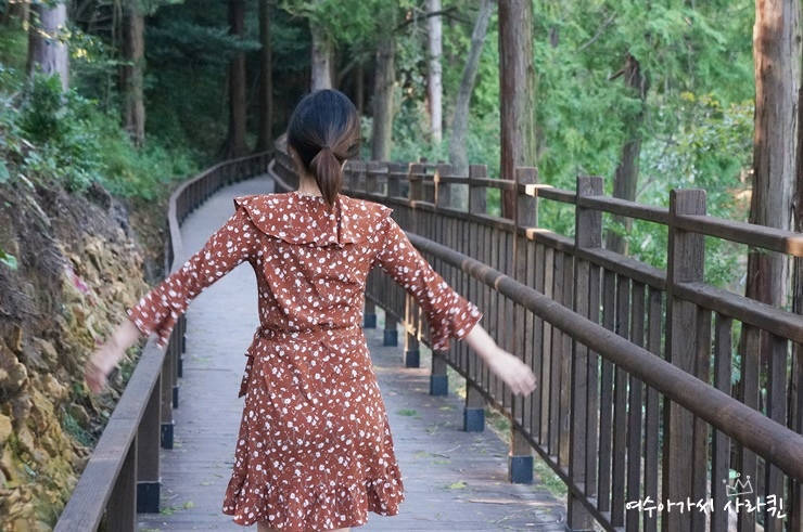 산책로가 참 잘되어 있어요.