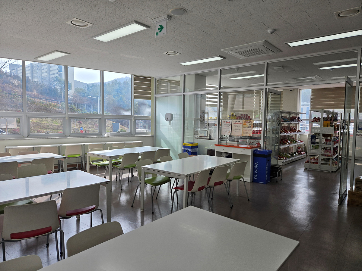 9-2 여수시, 이순신도서관에 구내식당 ‘미미네’ 새롭게 운영.jpg