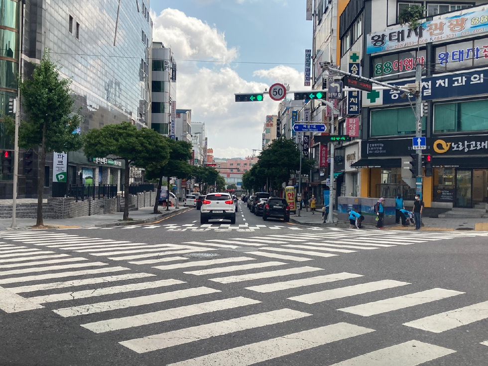 ▲ 여서‧문수 일방통행구간으로 격주제 주차허용이 적용되고 있는 송원사거리