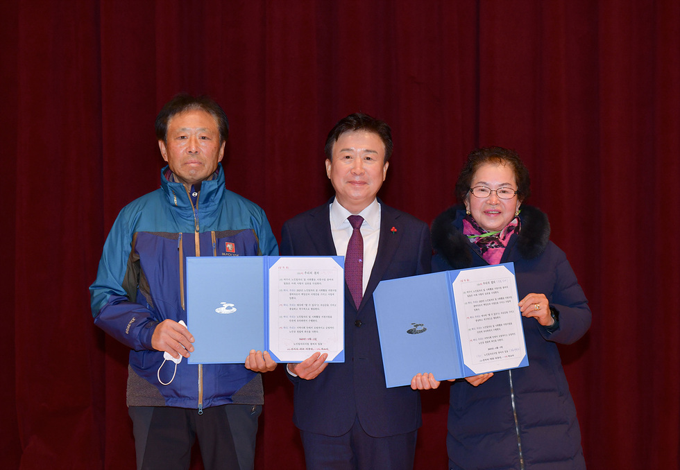 ▲ 여수시(시장 정기명)가 지난 5일 여수문화홀에서 ‘2023년 노인일자리 및 사회활동 지원사업’ 통합발대식을 개최했다.