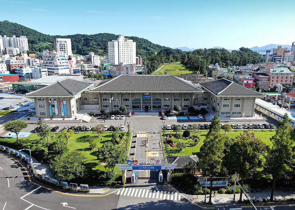 ▲ 여수시(시장 정기명)는 ‘일자리 가득, 남해안 행복도시 미항여수’를 비전으로 한 ‘민선8기 여수시 일자리 종합계획’을 발표했다고 17일 밝혔다. 