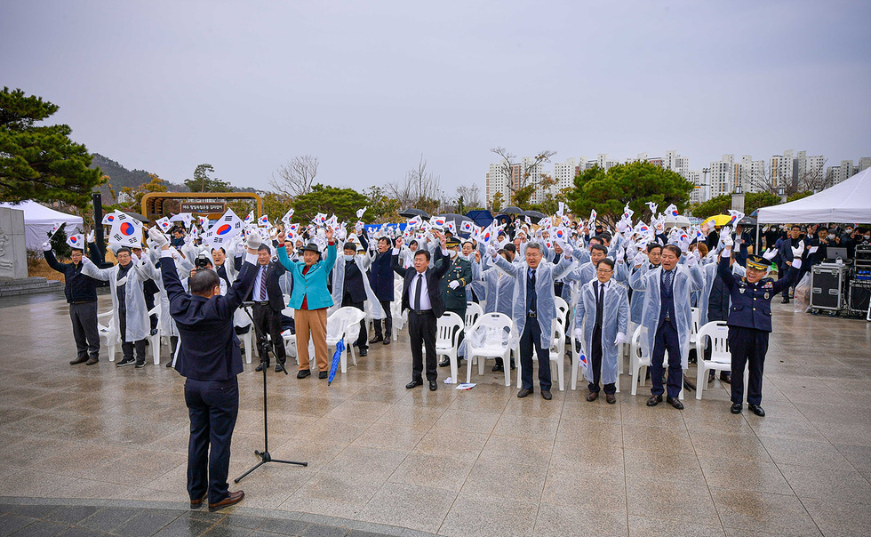 ▲ 만세삼창