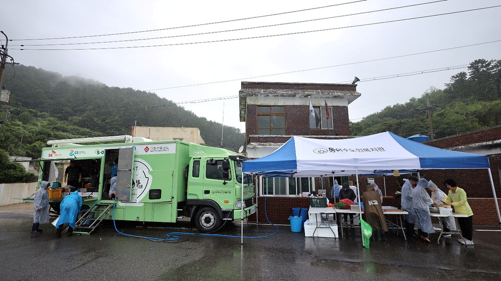 ▲ 여수시가 7월 4일 남면을 시작으로 화정면, 삼산면  등 15개 마을에 하계 특별식을 제공한다.