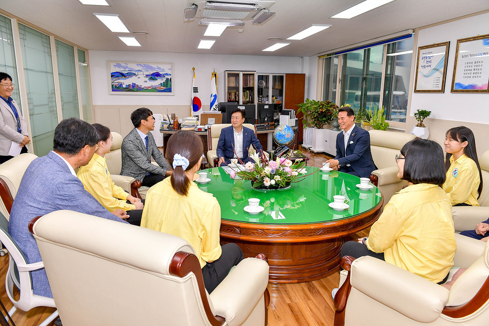 ▲ ‘2023 한국여자 바둑리그’에 참가하는 여수세계섬박람회팀이 지난달 30일 결단식을 갖고 선전을 다짐했다.