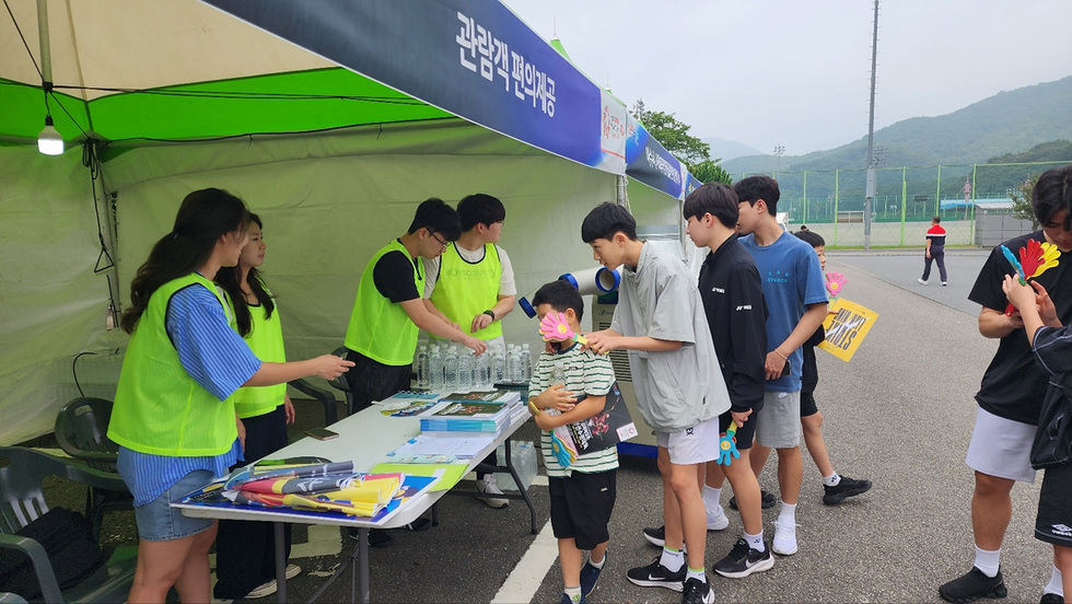 여수시자원봉사센터에서는 지난 18일(화)부터 23일(일)까지 6일간‘2023 여수 코리아오픈 배드민턴 선수권대회’에 자원봉사를 지원했다