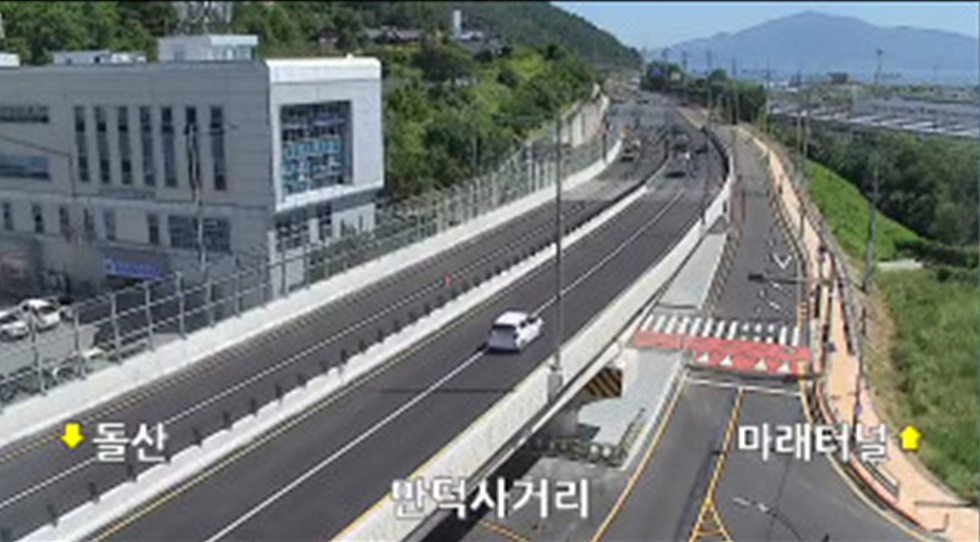 엑스포고가교 차량 통행모습이 찍힌 CCTV사진이다.