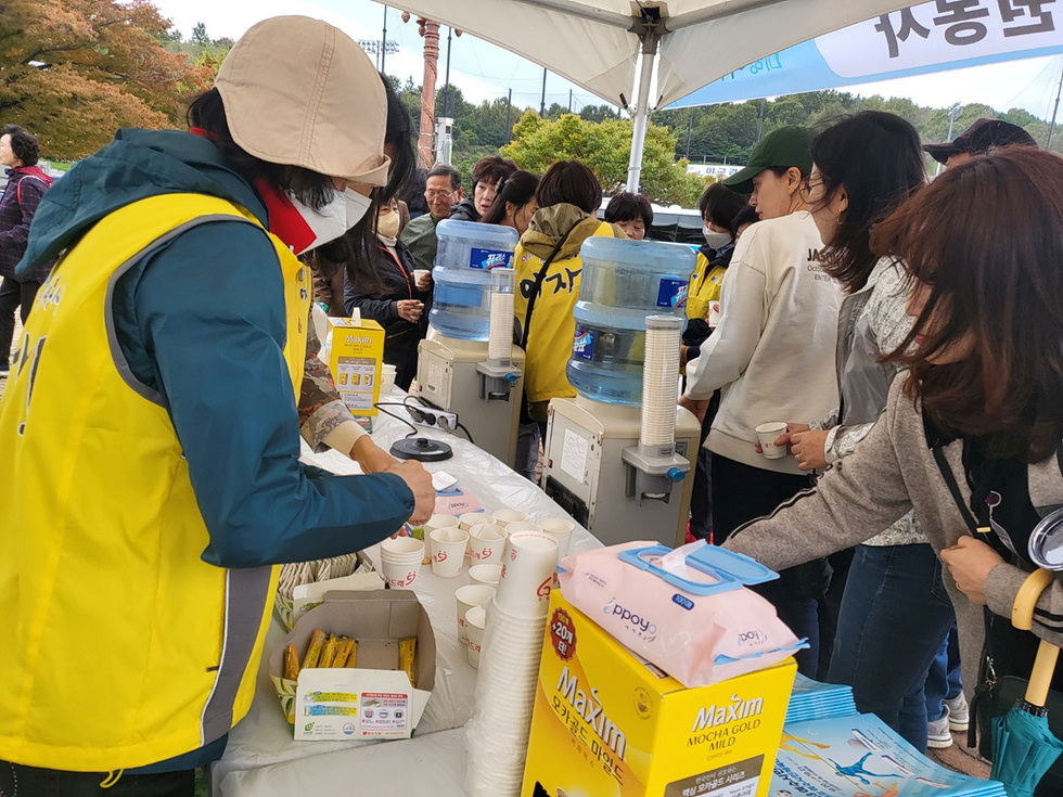 8 두리두리 봉사대, ‘2023 여수시민의 날 성공개최’ 힘 보태.jpg