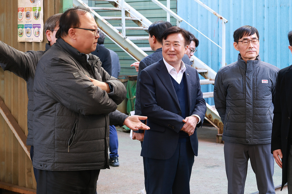 지역 최대 현안인 국가산단 위기 극복을 위한 현장 소통을 하는 모습04