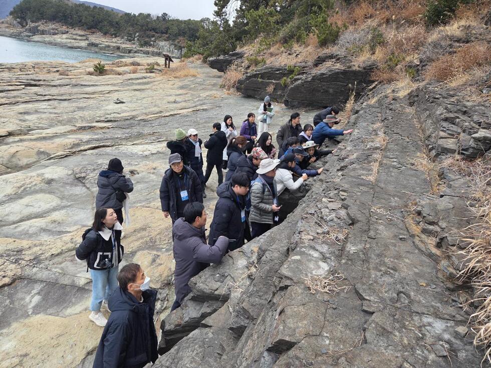 7-2 여수시, 국가지질공원 인증 향한 지구과학교사 협력 본격화.jpg
