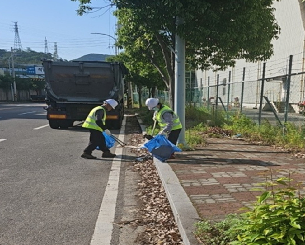 3-1 여수시, 여수국가산단 가로환경 정비 나서.jpg