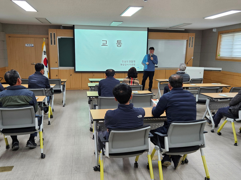 5-1 여수시, 농한기 맞아 ‘농기계 현장실무교육’ 실시.jpg