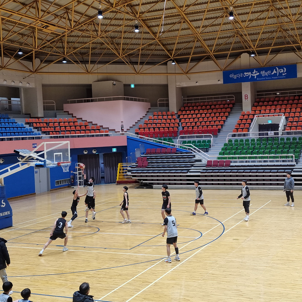 5-2 여수시, 동계 전지훈련 메카로 ‘인기’ 농구 전지훈련.jpg