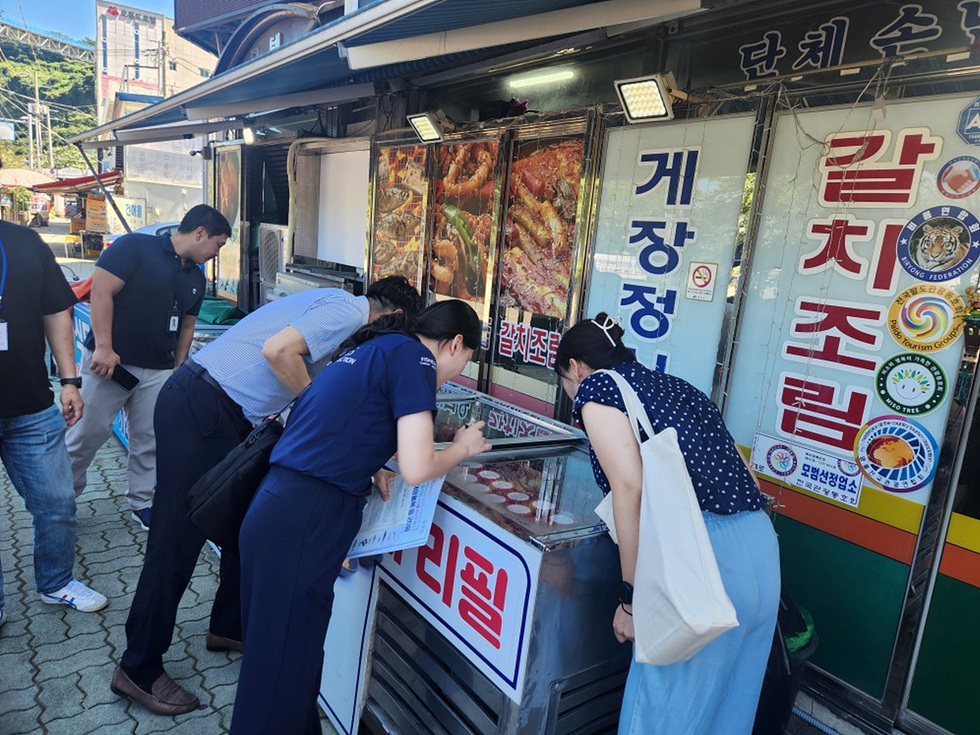 ▲ 여수시(시장 정기명)가 여름 휴가철을 대비해 7월 31일부터 8월 14일까지 2주간 유관기관과 수산물 원산지 표시 특별점검을 실시한다.