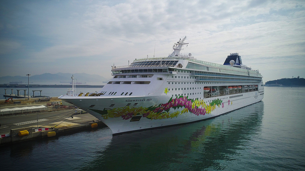 지난 3월 12일 여수항에 입항한 ‘노르웨지언 스카이호’