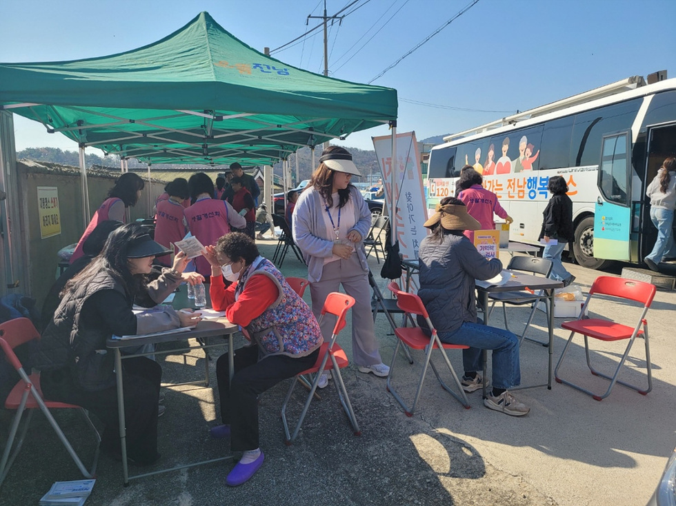 10 여수시, 전남사회서비스원과 ‘전남행복버스’ 운영… 지역복지 확대.jpg