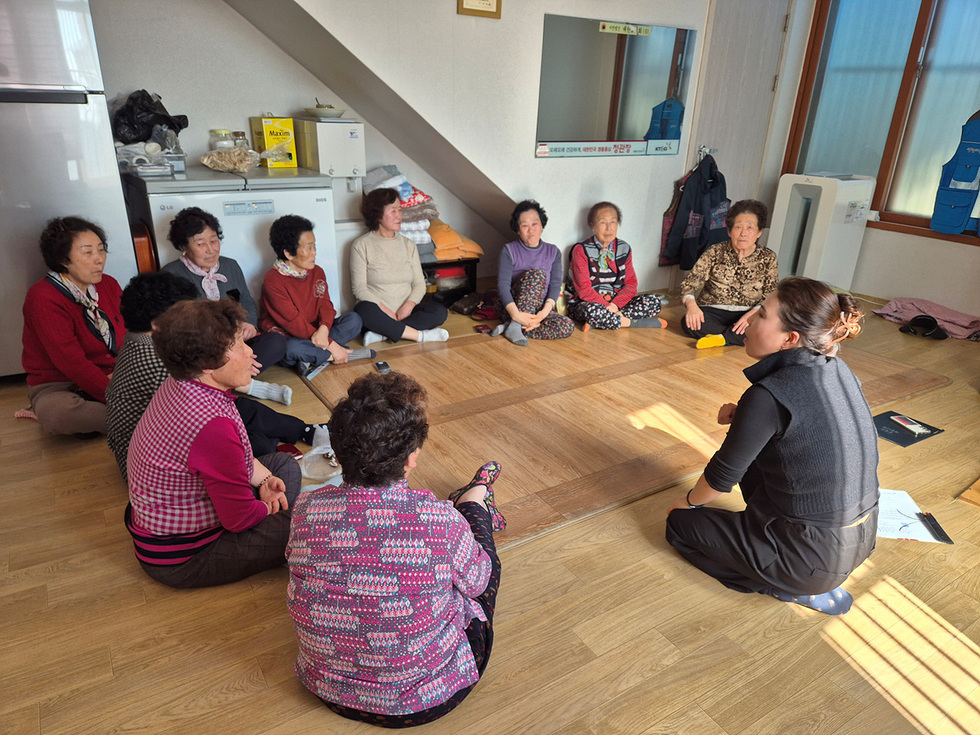 7-2 여수시, 찾아가는 어르신 스마트폰 교육 실시… 디지털 격차 해소.jpg