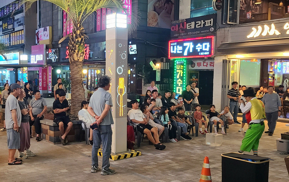 11-2 정원이 바꾼 거리의 풍경… 여문문화의거리, 도심 속 축제의 장으로.jpg