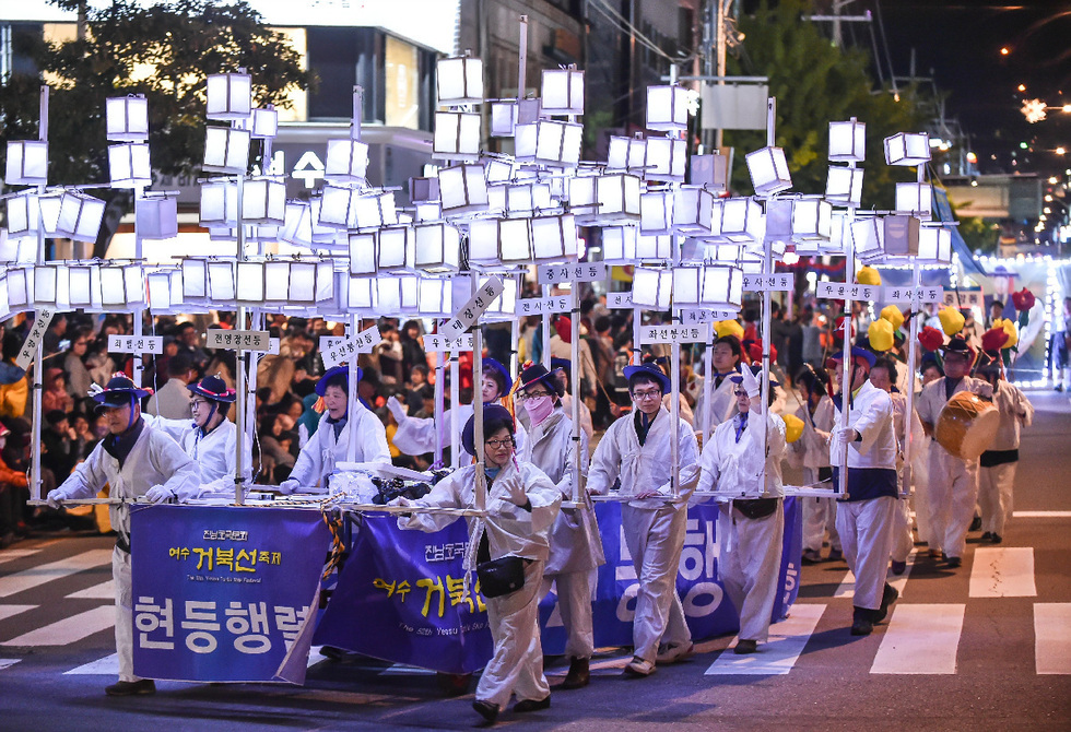 Yeosu city and a Yeosu-Jinnam Society for the Preservation of Turtle Ship Festival, Corp. announced on the 15th the opening of 'the 56th Yeosu Turtle Ship Festival' on 29-31 July at the site of Yeosu Expo 2012.